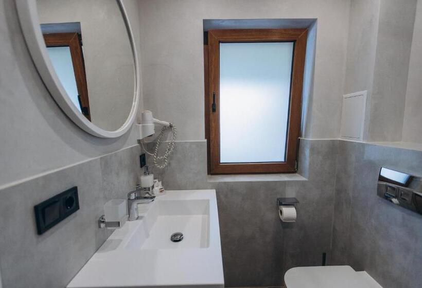 Hotel Vedmezhyi Dvir