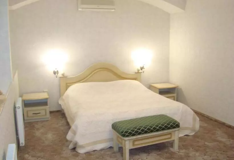 هتل Veles