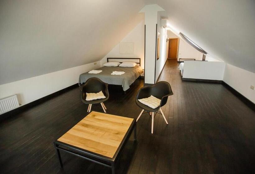 Nebos Hotel & Restaurant