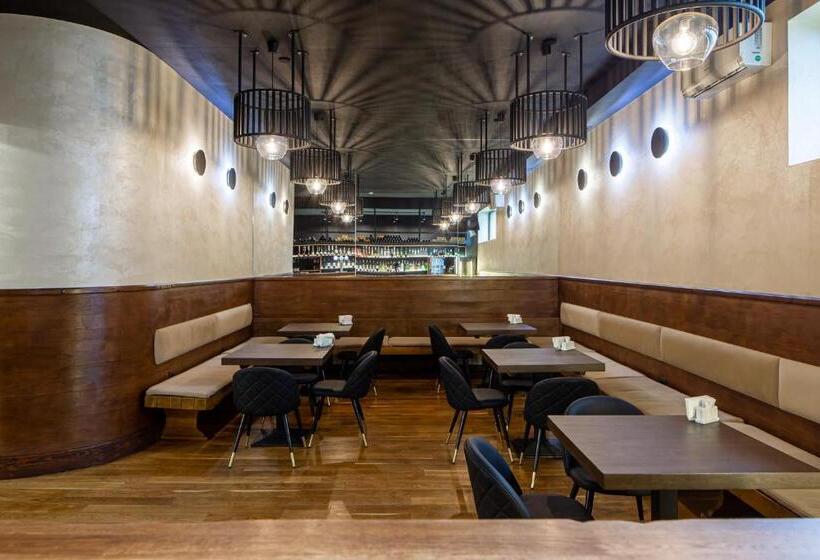 Nebos Hotel & Restaurant