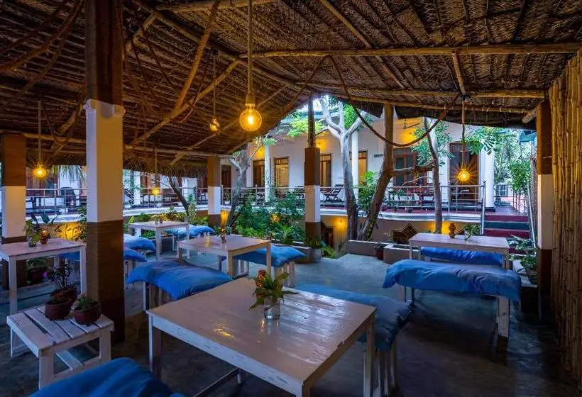 Arugambay Resort