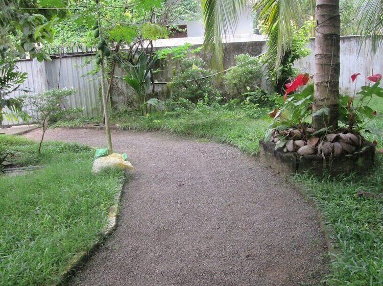 צימר Danushka Family Guesthouse