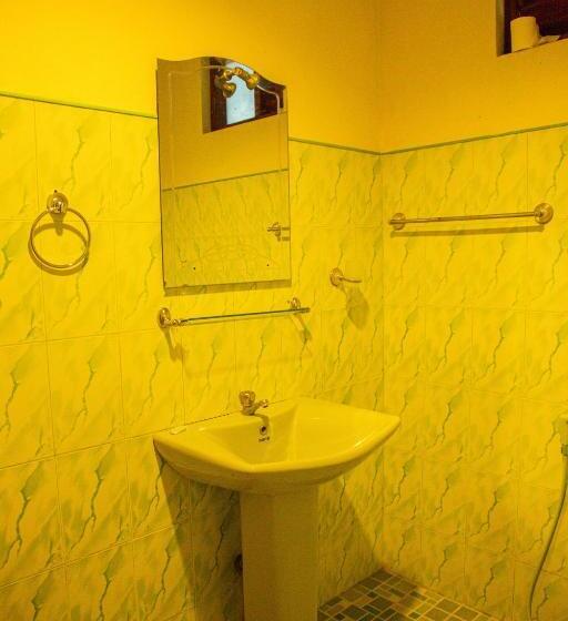 Bed and Breakfast Lake Edge Holiday Inn