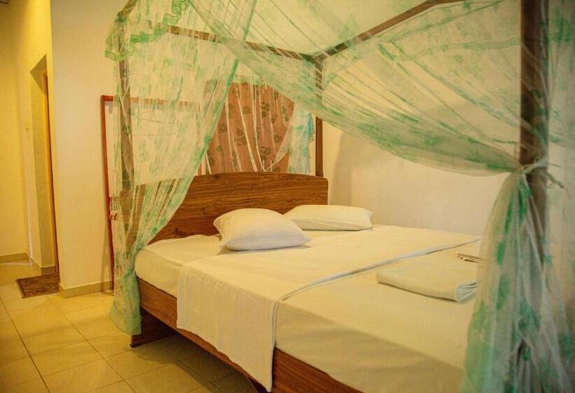 Bed and Breakfast Lake Edge Holiday Inn