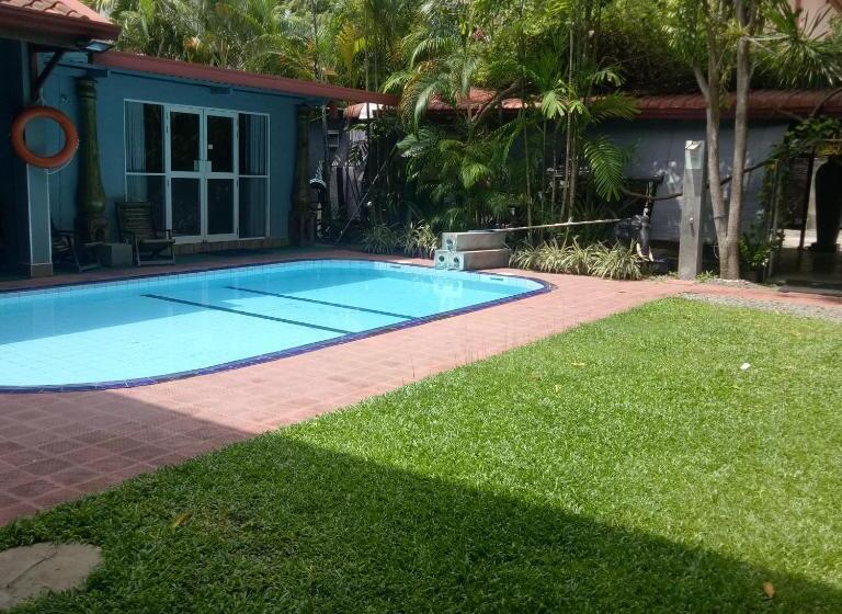 مبيت وإفطار Palms Villa