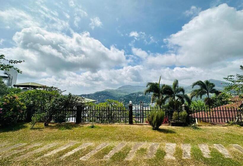 ベッドアンドブレックファースト The Views Kandy 360 Mountain View