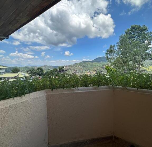 ベッドアンドブレックファースト The Views Kandy 360 Mountain View