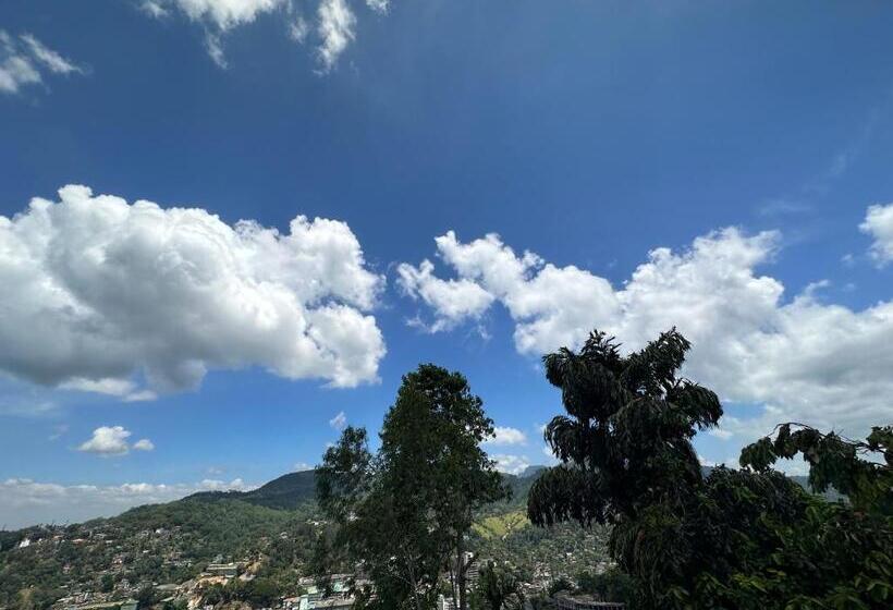 ベッドアンドブレックファースト The Views Kandy 360 Mountain View