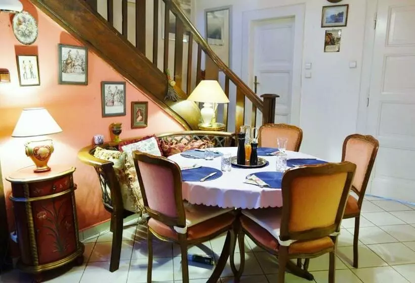 Aamiaismajoitus (B&B) Villa Adam