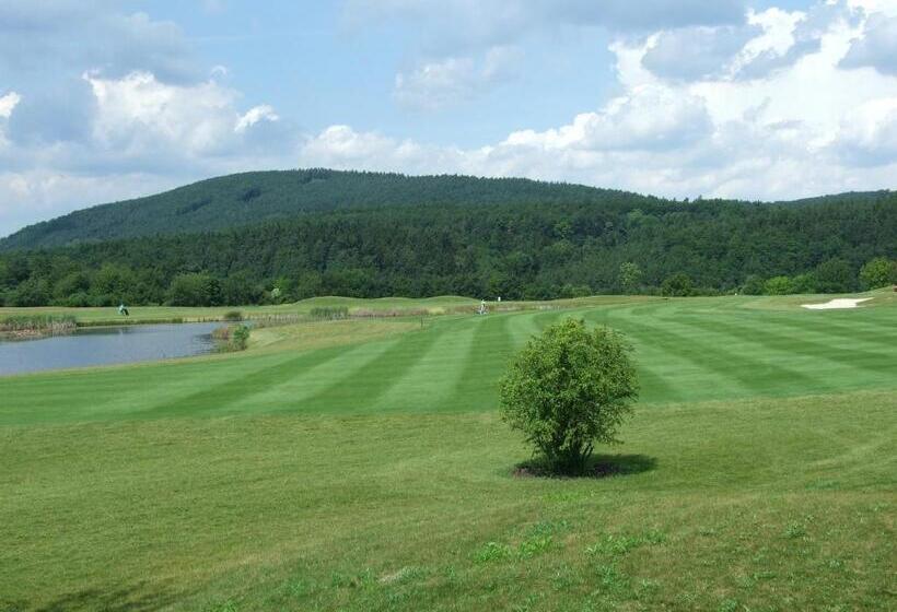 בית מלון כפרי Beroun Golf Club