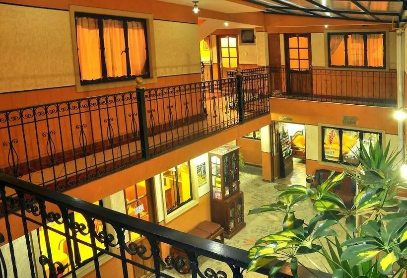 هتل Fuentes