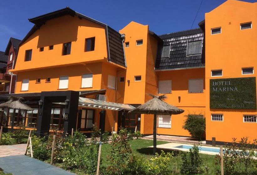 호텔 Marina