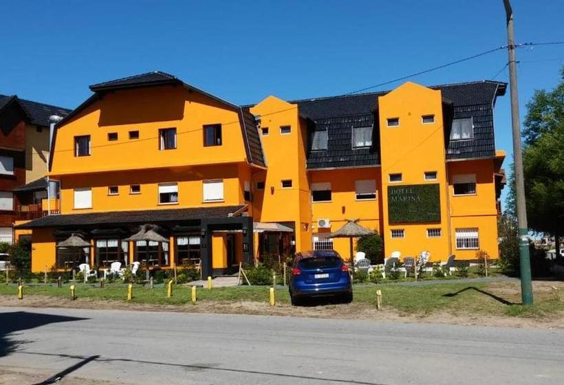 호텔 Marina