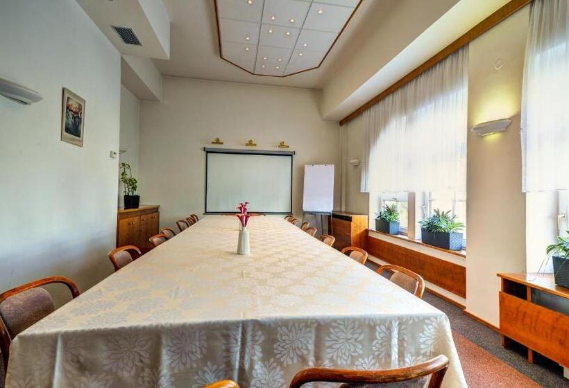 Hotelli Pizzeria Istria