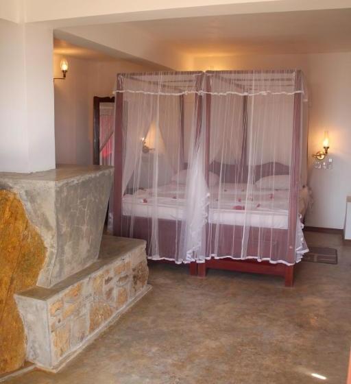 Отель Shanthi Beach Resort