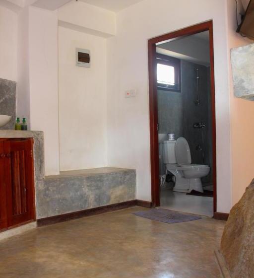 Отель Shanthi Beach Resort