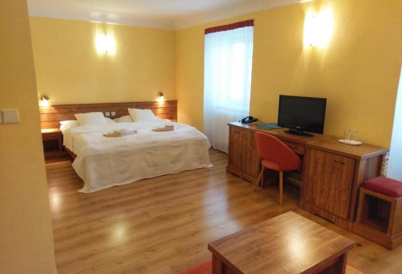 호텔 A Hostinec Tálský Mlýn