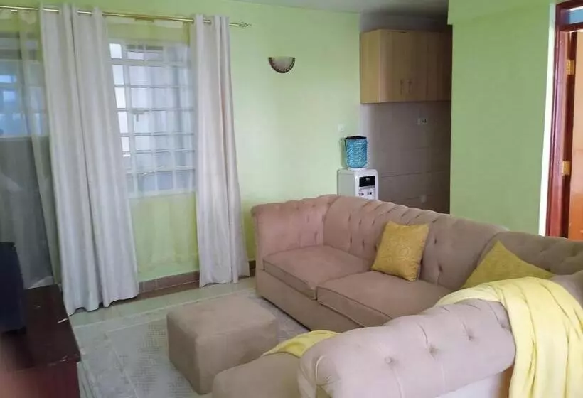 تختخواب و صبحانه Kay Homes