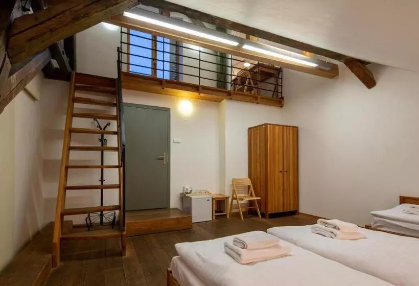 A Hostel Zámecký Pivovar Litomyšl