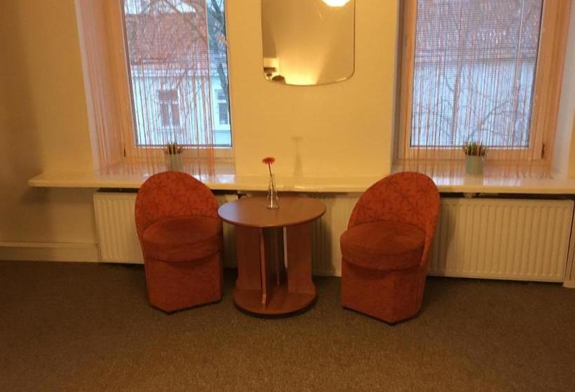 هاستل Mikalo House