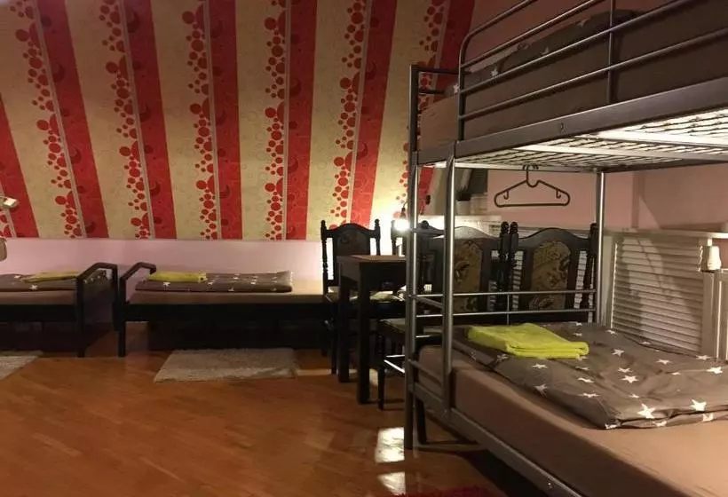 هاستل Mikalo House