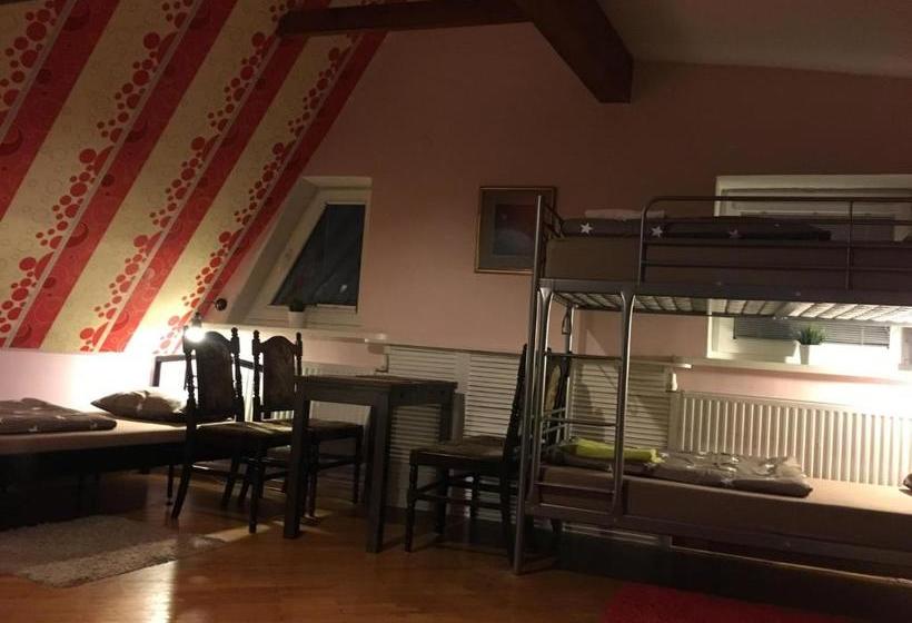 هاستل Mikalo House