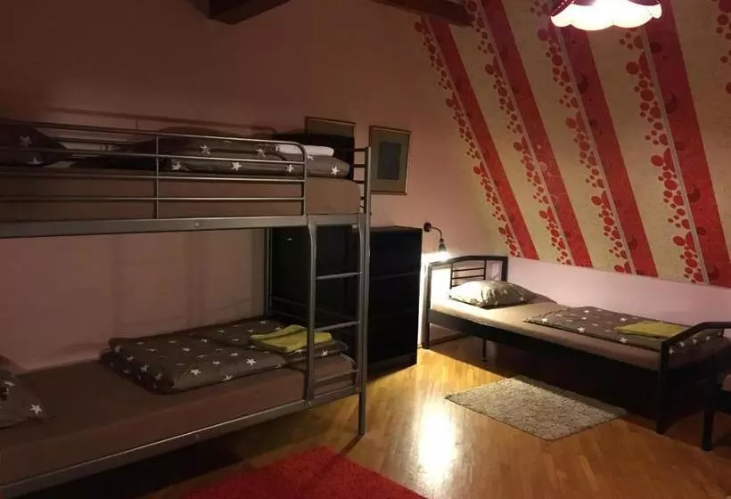 هاستل Mikalo House