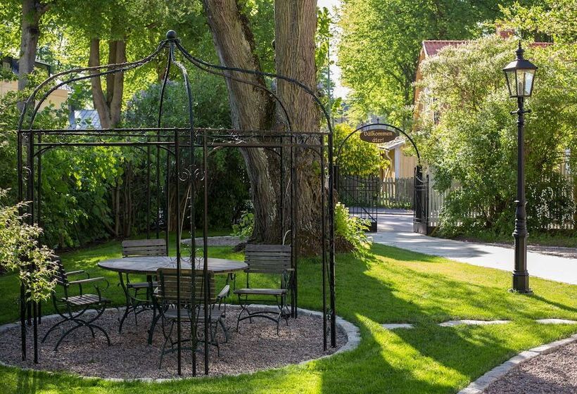 تختخواب و صبحانه Kaptensvillan