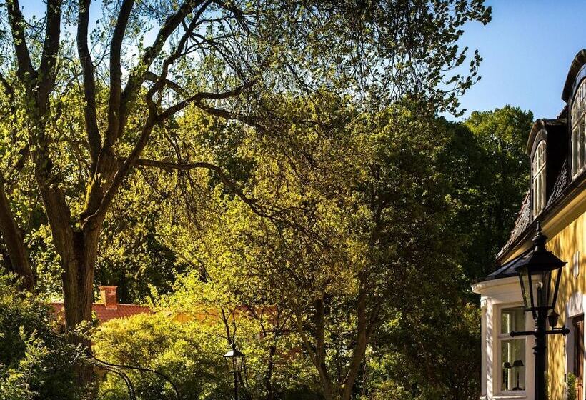 تختخواب و صبحانه Kaptensvillan