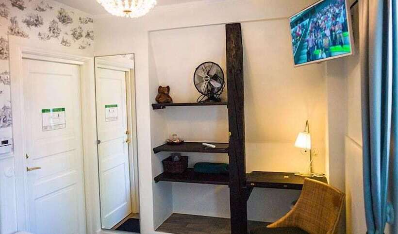 تختخواب و صبحانه Kaptensvillan