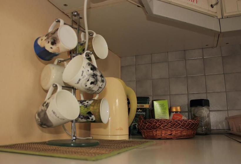 هاستل Mikalo House