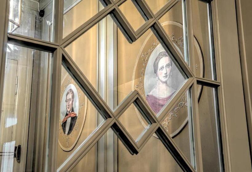 ホテル Camillas Hus