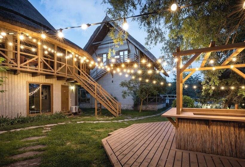 בית מלון כפרי Green Village Resort