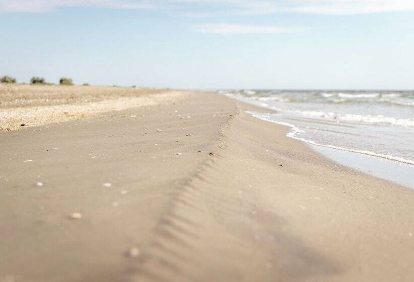 בית מלון כפרי Green Village Resort