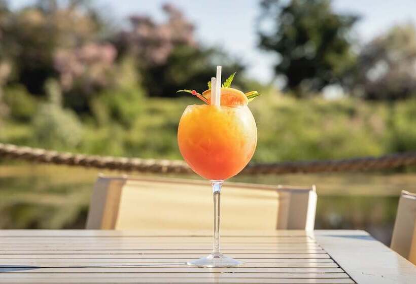 בית מלון כפרי Green Village Resort