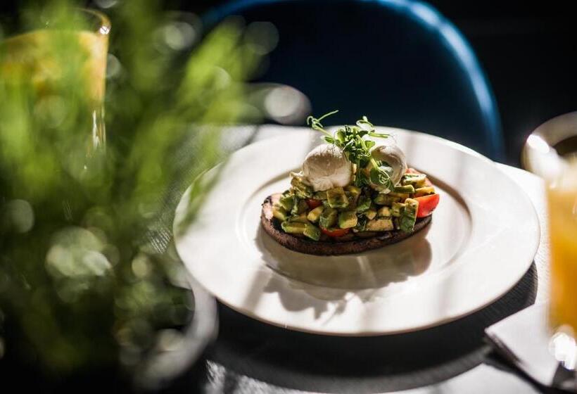 هتل Maestro Design