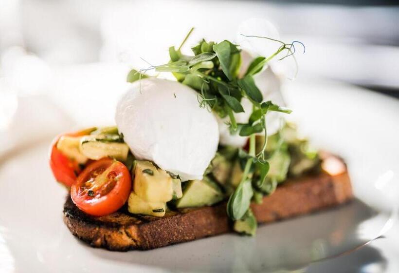 هتل Maestro Design