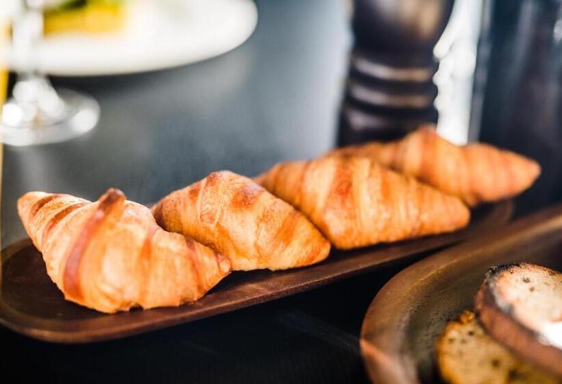 هتل Maestro Design