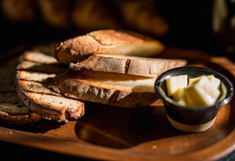 هتل Maestro Design