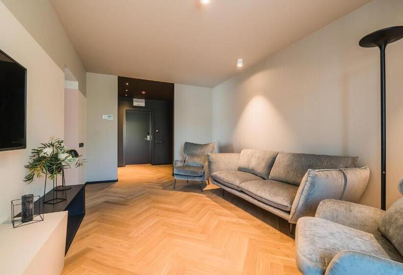 هتل Maestro Design