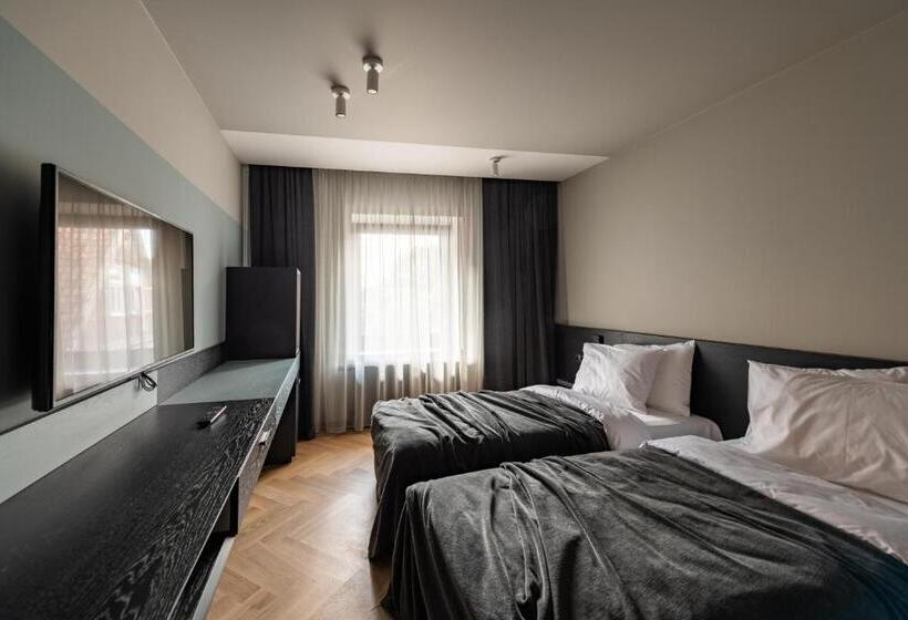 هتل Maestro Design