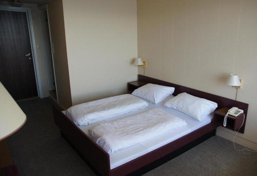 בית מלון כפרי Midtnes