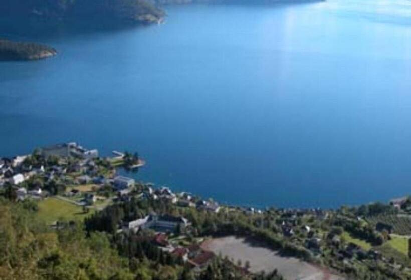 בית מלון כפרי Midtnes