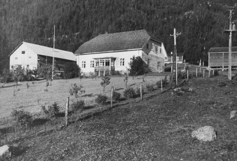 Отель Smedsgården