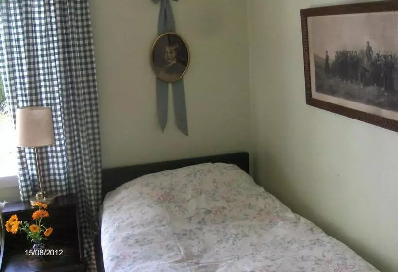 Mälby Säteri B&b