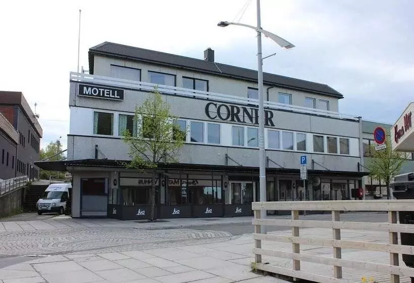 モーテル Corner Hotell