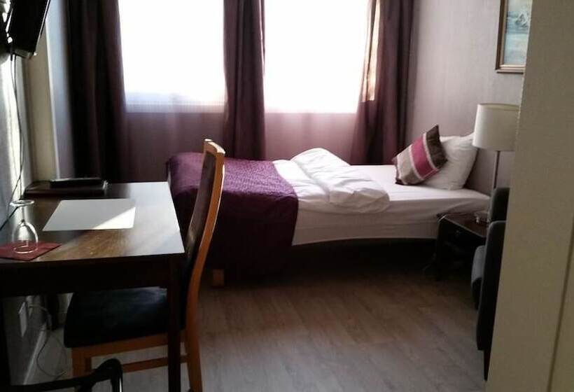 מוטל Corner Hotell