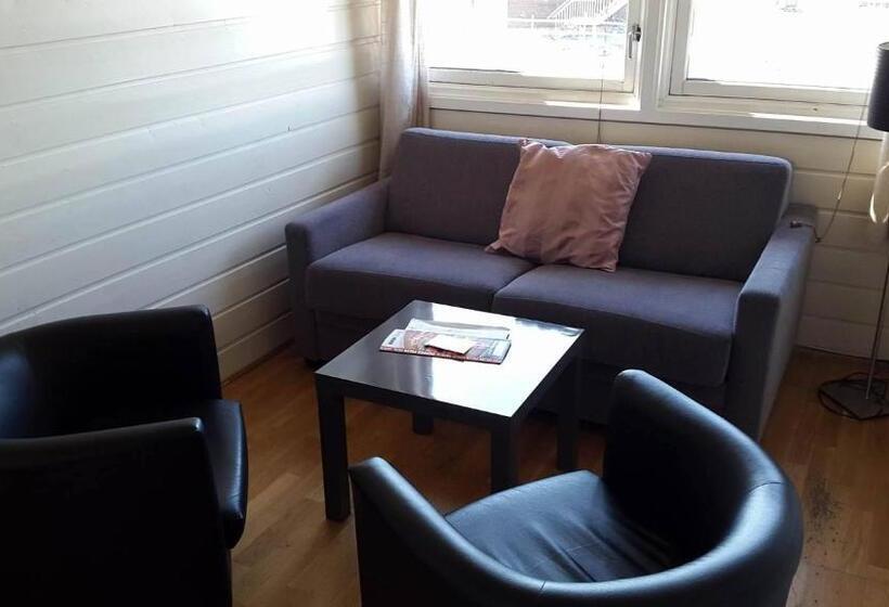 Sandmoen Bed & Breakfast, Free Parking