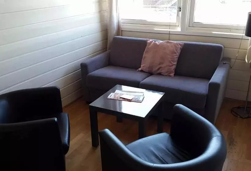 Sandmoen Bed & Breakfast, Free Parking