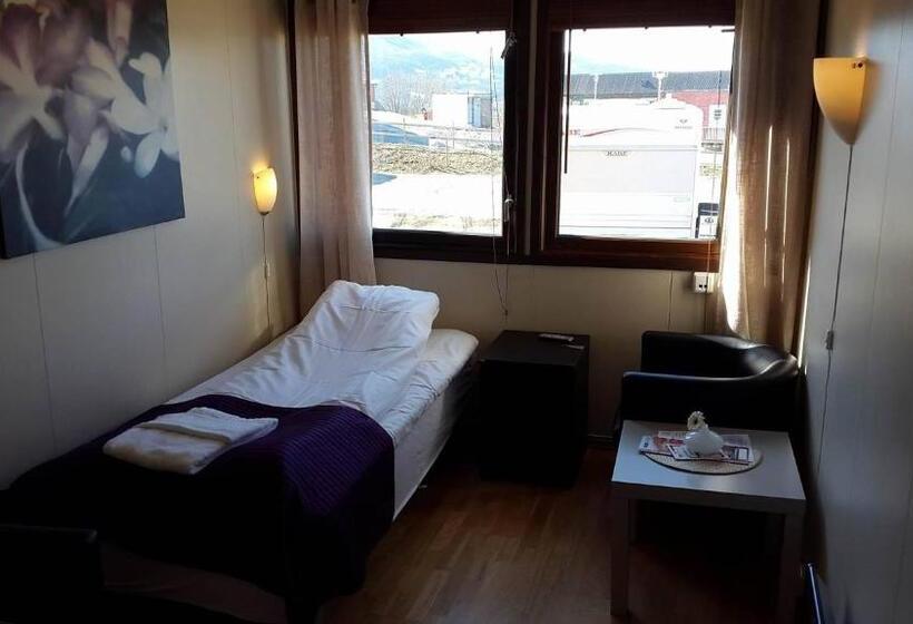 Sandmoen Bed & Breakfast, Free Parking